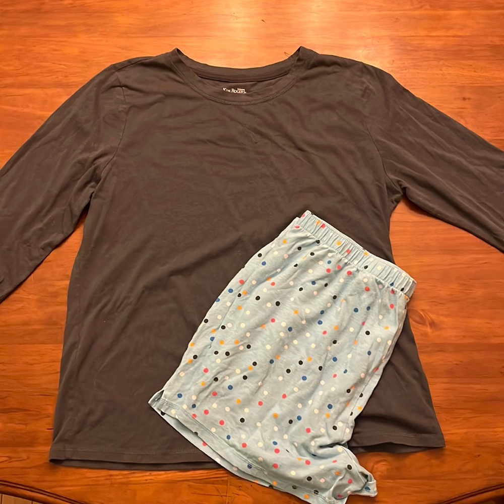 Kim Rogers pajama set shirt and shorts. Women’s XL. Gently used.
